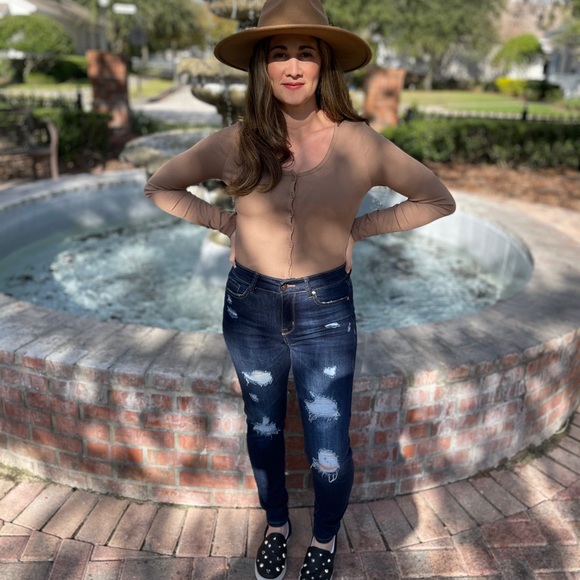 High-Rise Destroyed Premium Denim Skinny Jeans - Picture 7 of 9